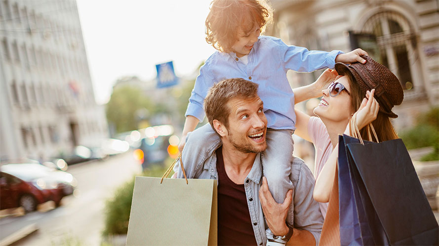 family-in-shopping