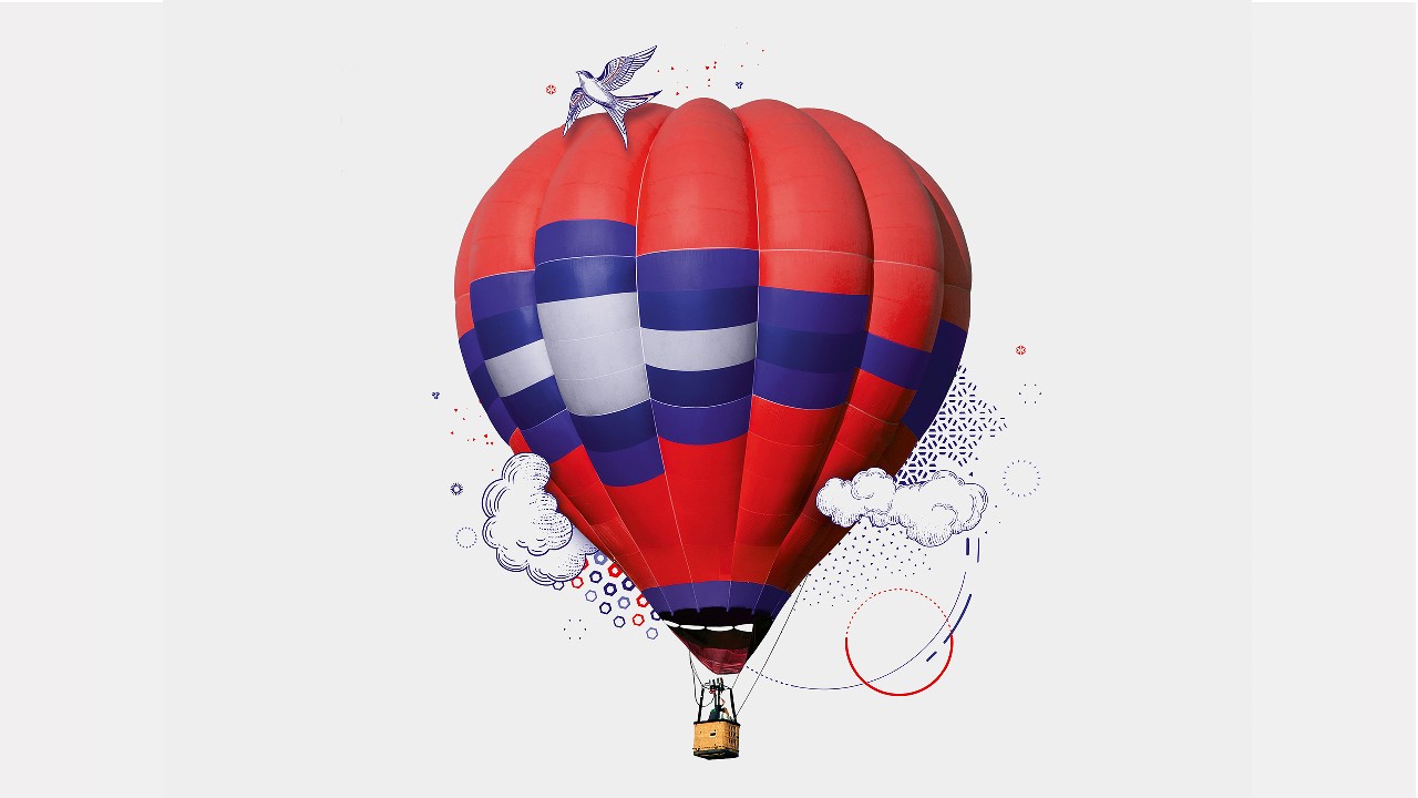 a hot air ballon; image used for HSBC LK Premier travel and leisure offer page